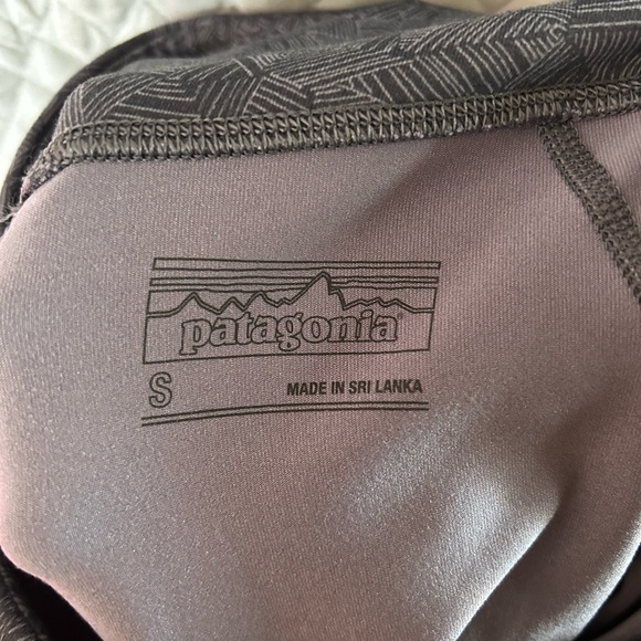 Patagonia women’s capri leggings, small
Workout, comfy - Picture 2 of 7